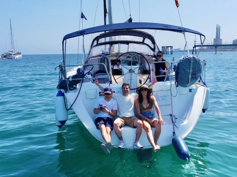 Hire Sailboat Bénéteau with a boat licence
