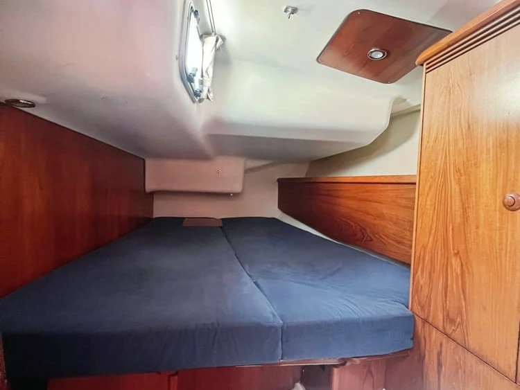 Yacht hire Nice cheap Sun Odyssey 43