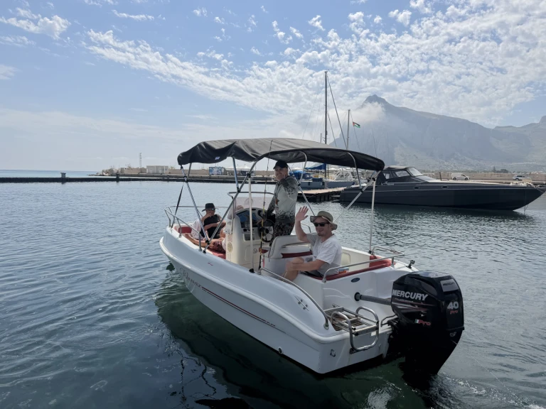 Motorboat to hire San Vito Lo Capo at the best price