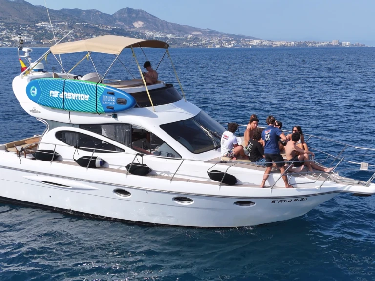 Hire Motorboat Doqueve with a boat licence
