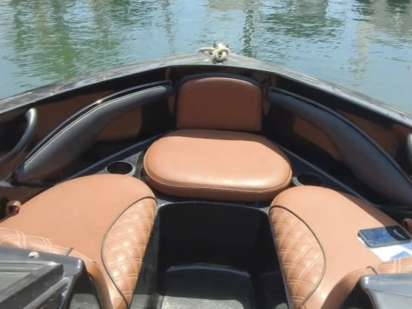 Charter a Monterey 180 in Marbella on Samboat