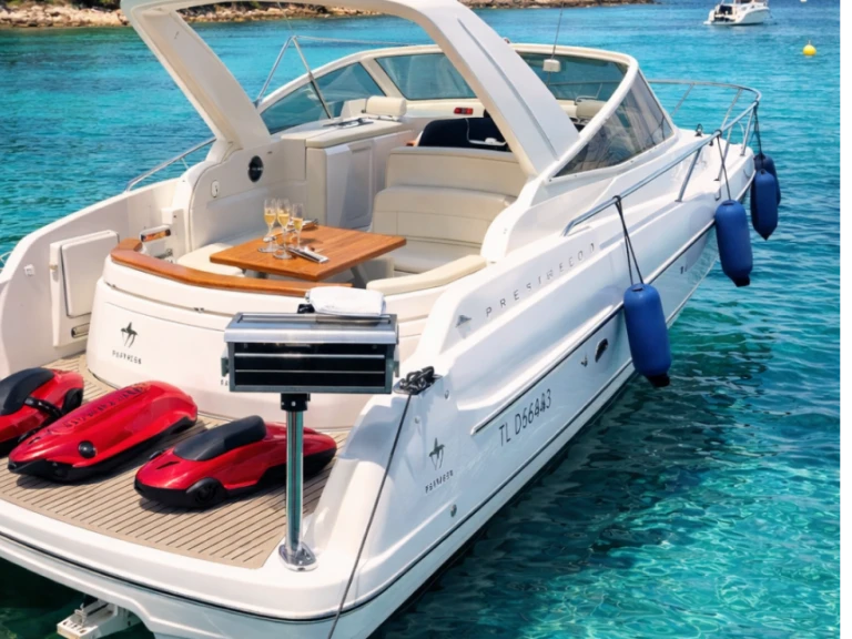 Hire Motorboat with or without skipper Jeanneau Cannes
