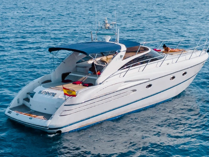 Hire Motorboat Princess with a boat licence