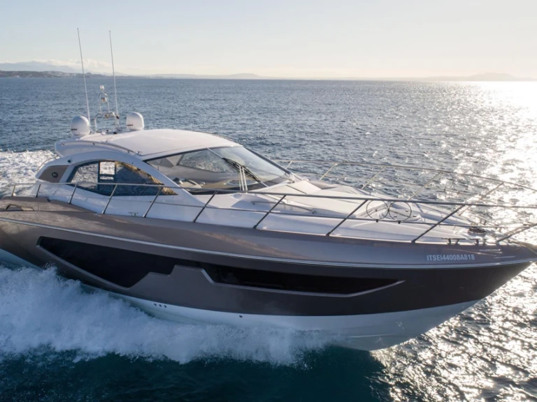 Motorboat to hire Ibiza Town at the best price