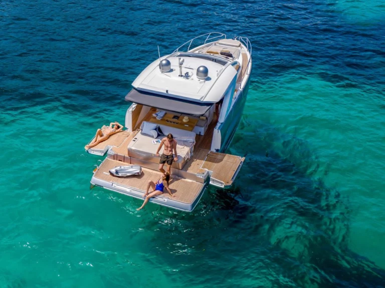 Motorboat hire in Ibiza Town - Jeanneau Jeanneau DB43