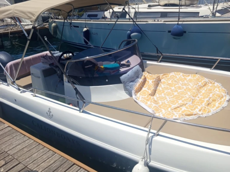 Charter a Calion 23 WA  in Msida Yacht Marina on Samboat