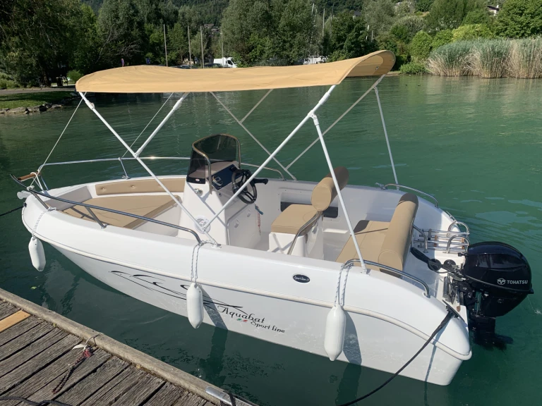 Hire Motorboat Aquabat with a boat licence