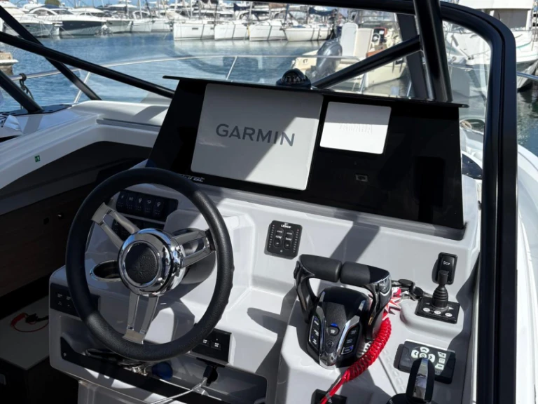 Motorboat to hire Golfe-Juan at the best price