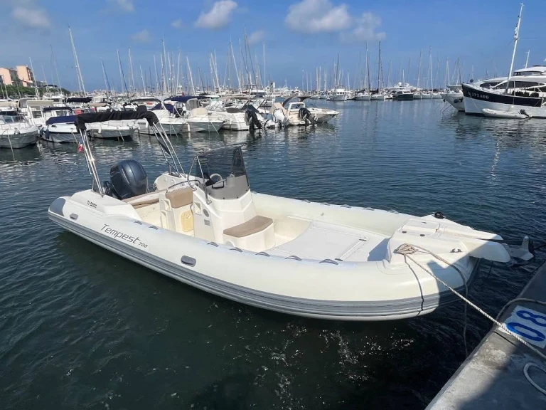 Hire a Capelli Tempest 700 Sun Golfe-Juan