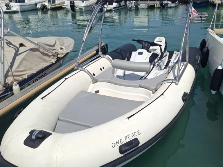 Hire RIB with or without skipper Sealver Yvoire