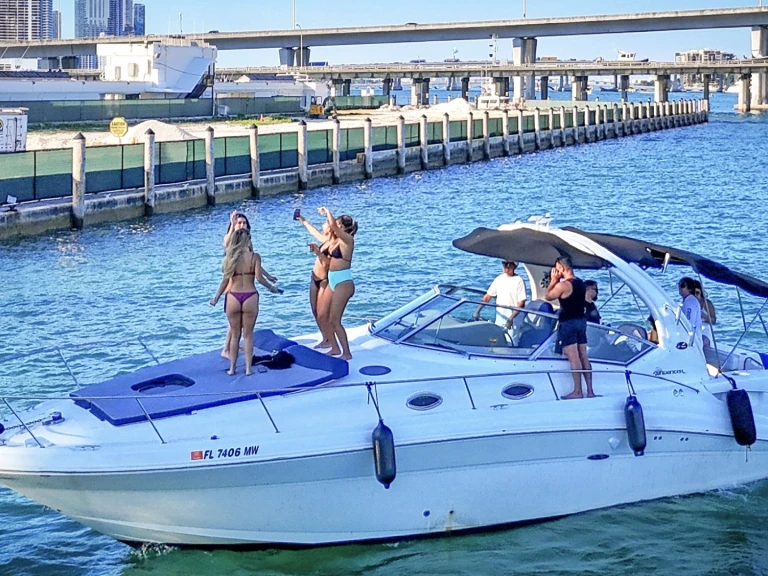 Motorboat to hire Miami at the best price