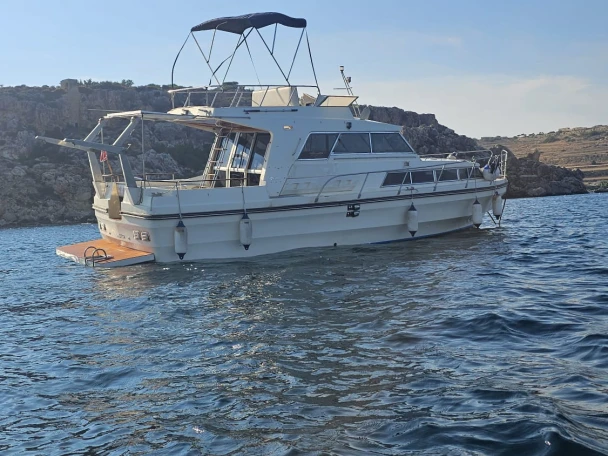 Hire a Ferretti Altura 38 Fly Xemxija