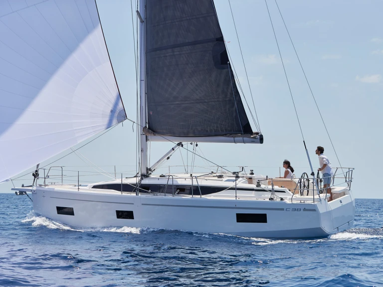 Sailboat hire in Gouvia - Bavaria Bavaria C38