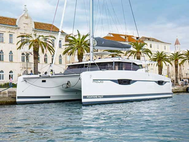 Yacht hire Pula cheap Astrea 42