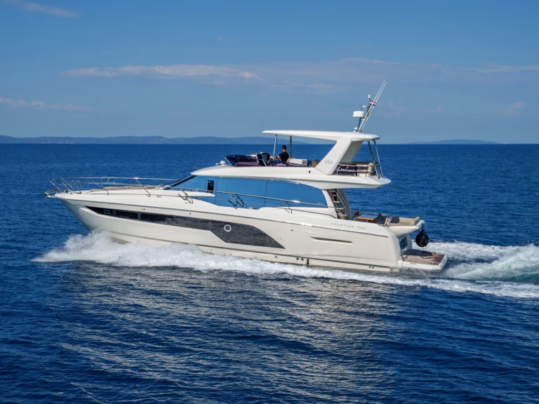 Hire a Jeanneau Prestige 590 Podstrana