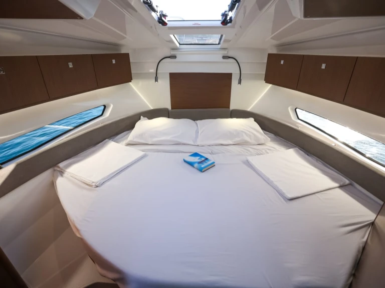 Yacht hire Sukošan cheap Antares 9