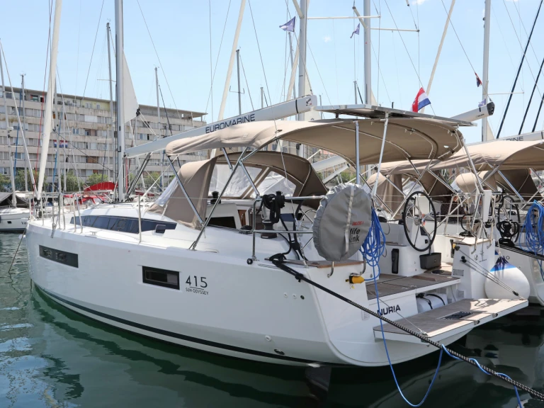 Yacht charter Pula - Jeanneau Sun Odyssey 415 on SamBoat