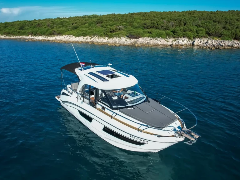 Hire Motorboat with or without skipper Bénéteau Sukošan