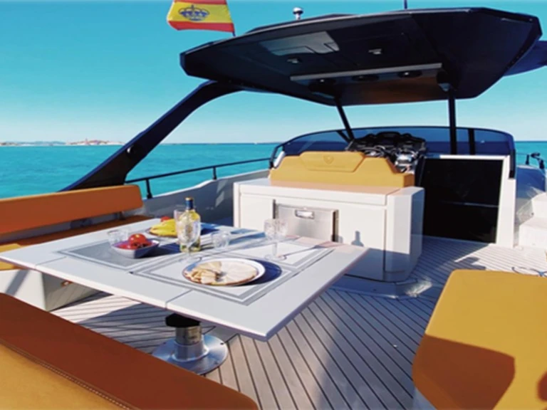 Motorboat to hire Ibiza Town at the best price