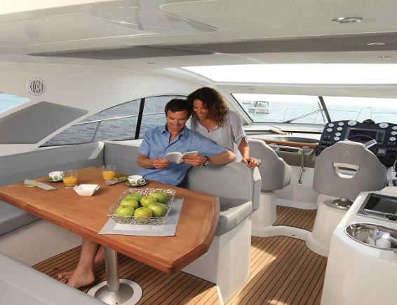 Motorboat hire in Juan-les-Pins - MonteCarloYachts 42