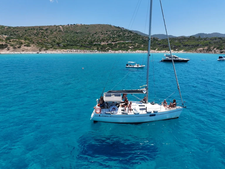 Yacht hire Cagliari cheap Oceanis 321