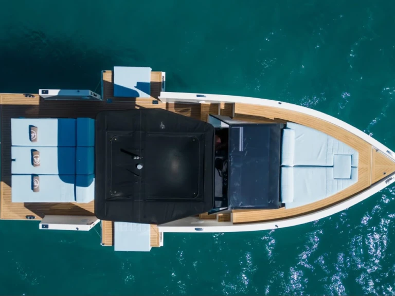 Hire a De Antonio DE ANTONIO YACHTS D34 CRUISER  Ibiza Town