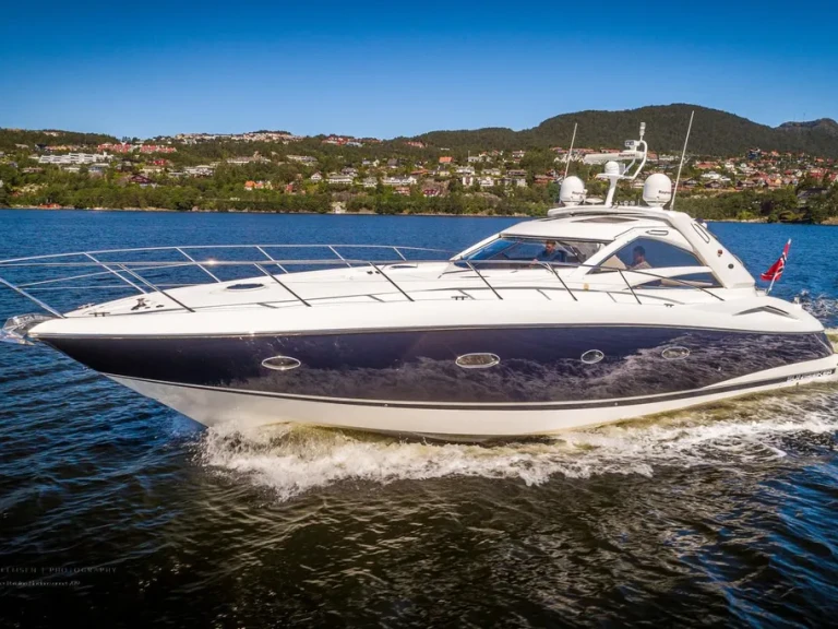 Hire a Sunseeker Portofino 53 Capri