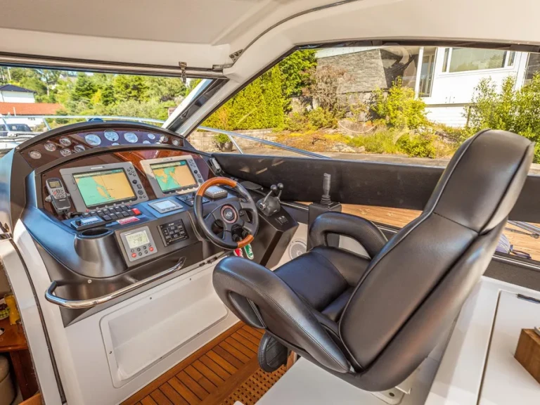 Motorboat to hire Capri at the best price
