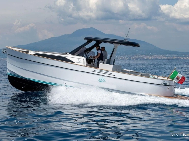 Motorboat to hire Antibes at the best price