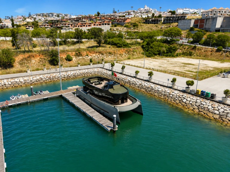 Yacht charter Albufeira - Catamaran Custom on SamBoat