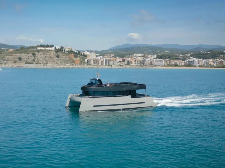 Yacht hire Albufeira cheap Custom