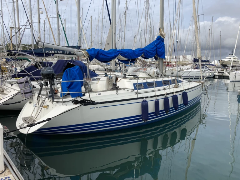 Charter a X-Yachts X-362 in Saint-Mandrier-sur-Mer on Samboat