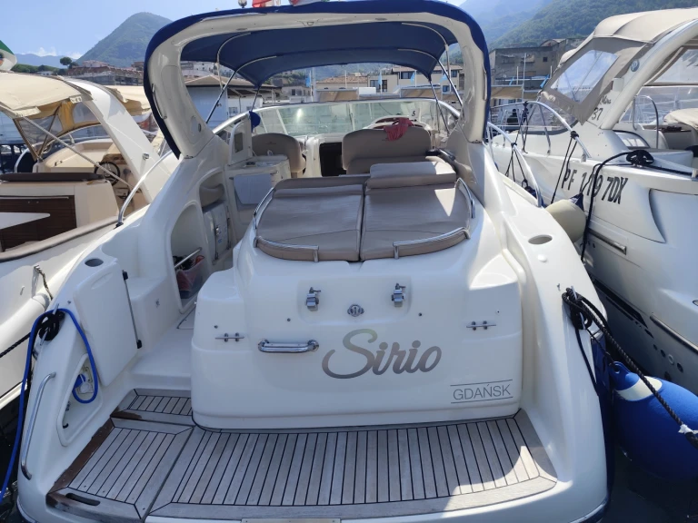 Hire Motorboat Cranchi with a boat licence