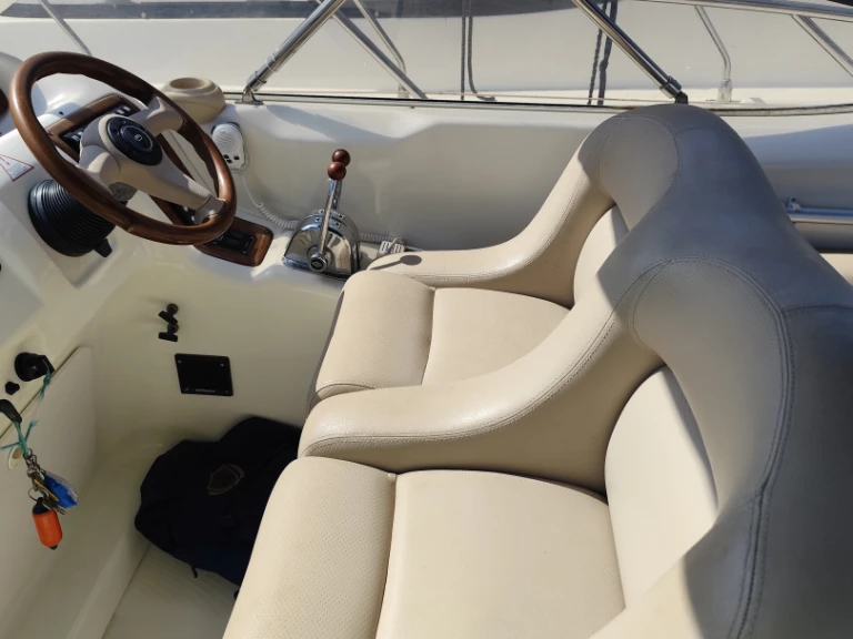 Motorboat to hire Castellammare di Stabia at the best price