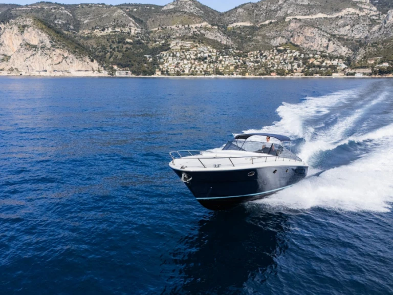 Yacht hire Saint-Jean-Cap-Ferrat cheap Itama 40