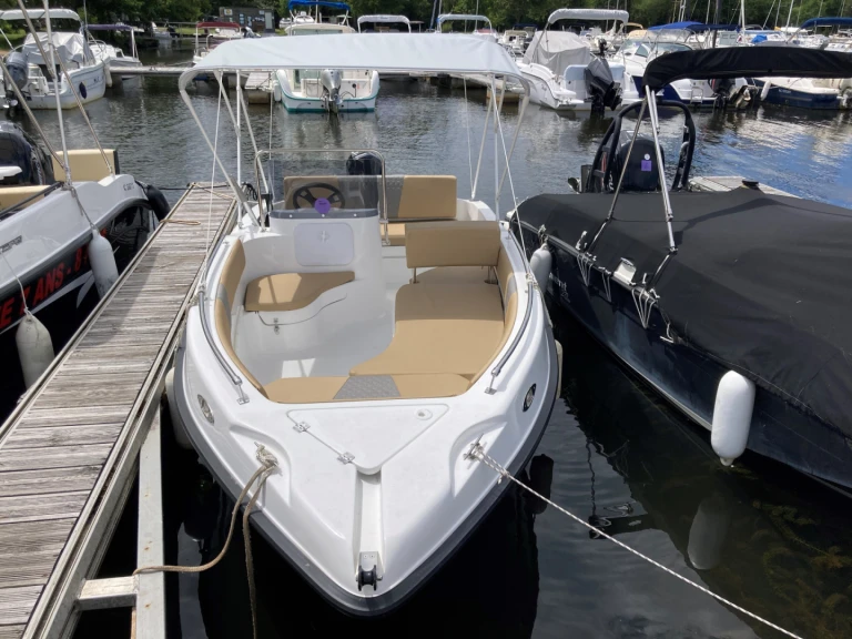 Hire Motorboat Optima with a boat licence