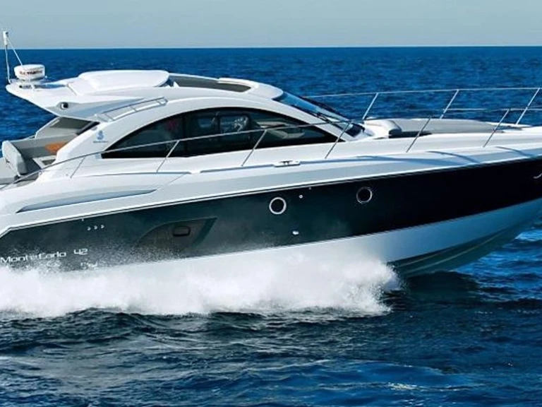 Yacht charter Juan-les-Pins - Bénéteau Monte Carlo 42 on SamBoat