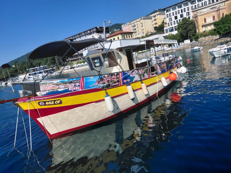 Motorboat to hire Opatija at the best price