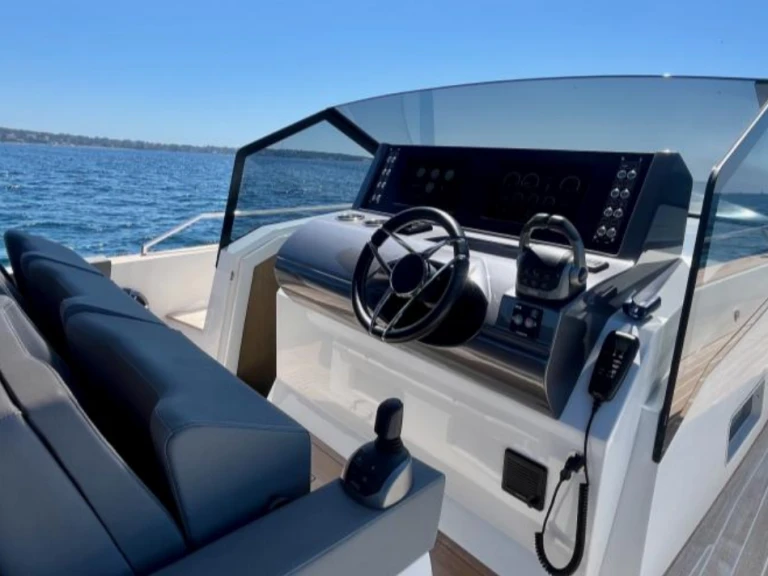Charter a Fiart SEAWALKER 43 in Golfe-Juan on Samboat