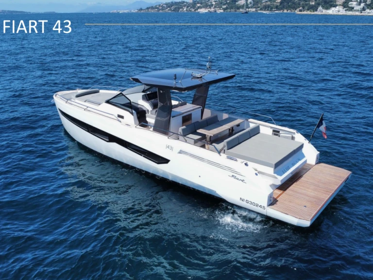 Motorboat to hire Golfe-Juan at the best price