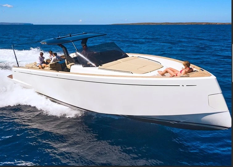 Hire a Pardo Yachts Pardo 43 Juan-les-Pins