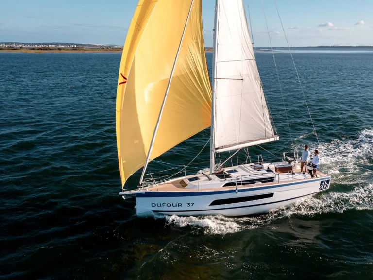 Sailboat hire in Bandol - 3 DUFOUR 37 KA
