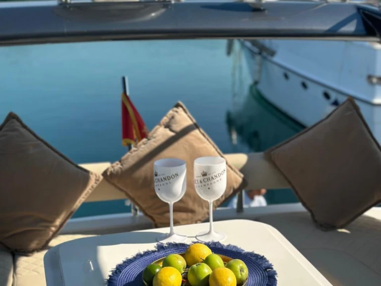 Yacht charter Tivat - Ferretti 500 Elite on SamBoat