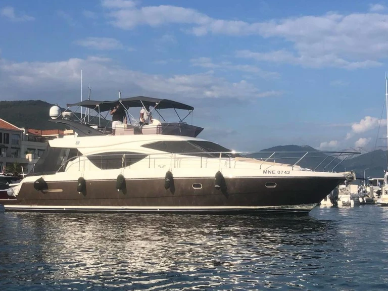 Hire Motorboat with or without skipper Ferretti Tivat