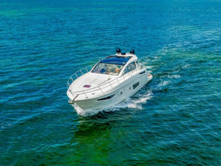 Hire Motorboat with or without skipper Azimut Cannes