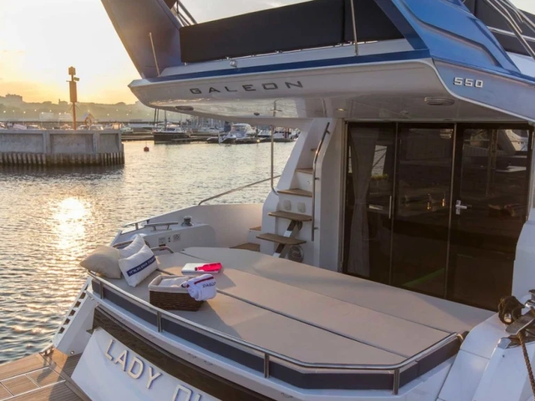 Hire a Galeon Galeon 550 Fly Herceg Novi