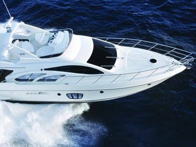 Hire a Azimut Azimut 55 Fly Juan-les-Pins