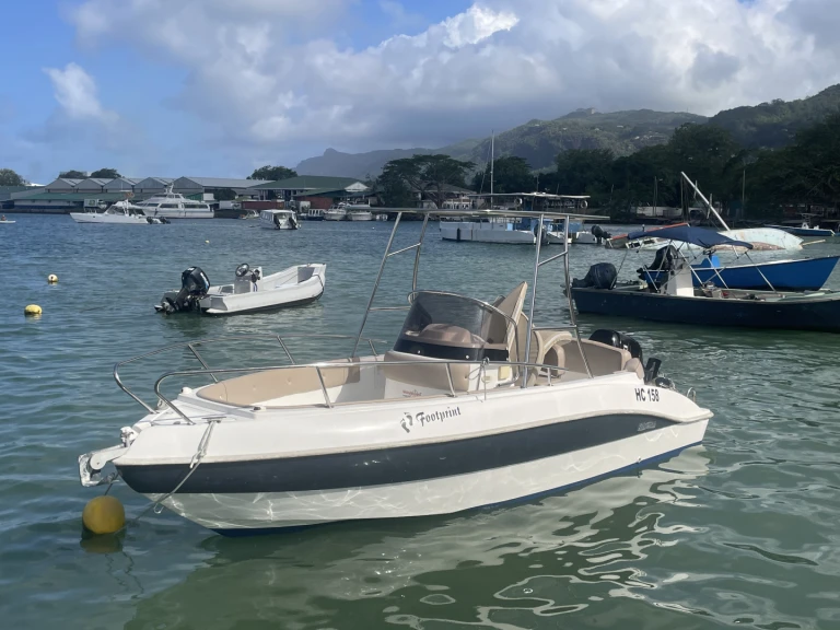 Yacht charter Victoria - fisherman Speedy 450 on SamBoat