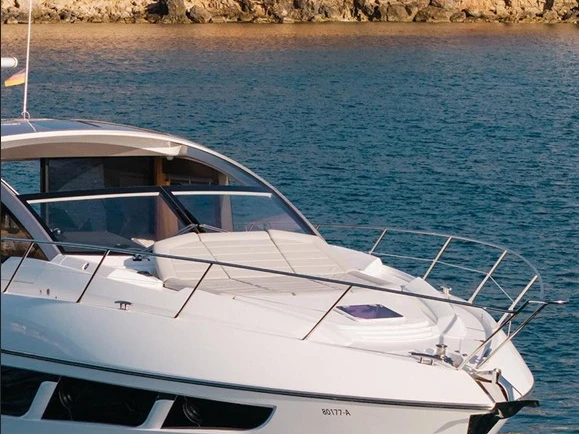 Charter a Sunseeker Predator 57 in Antibes on Samboat