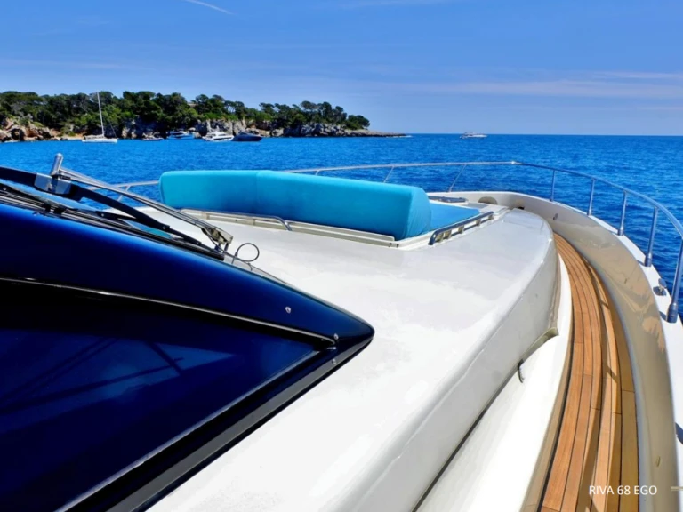 Hire Luxury Yacht with or without skipper Riva Saint-Laurent-du-Var